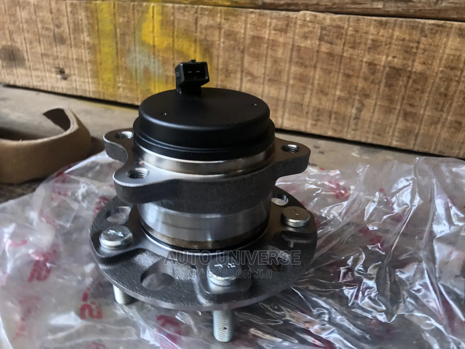 Hyundai Sonata Back Hub With ABS Sensor