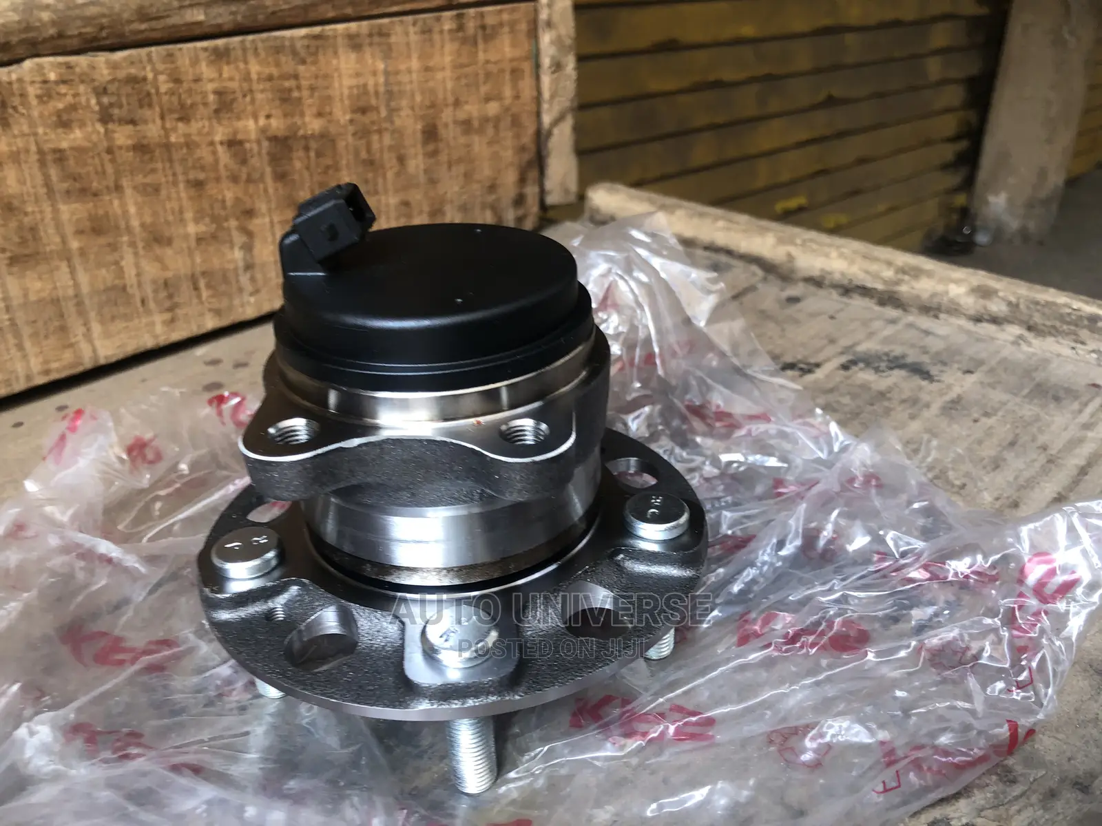 Hyundai Sonata Back Hub With ABS Sensor