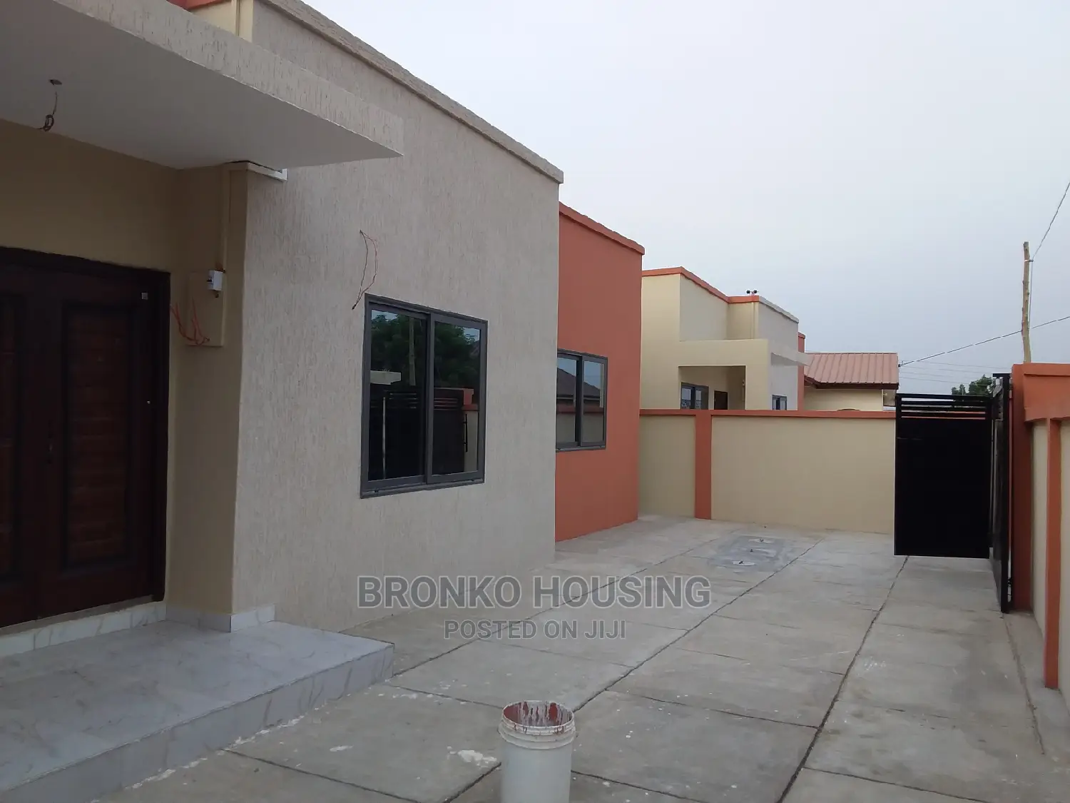 3bdrm House in Bronko Housing, Spintex for rent