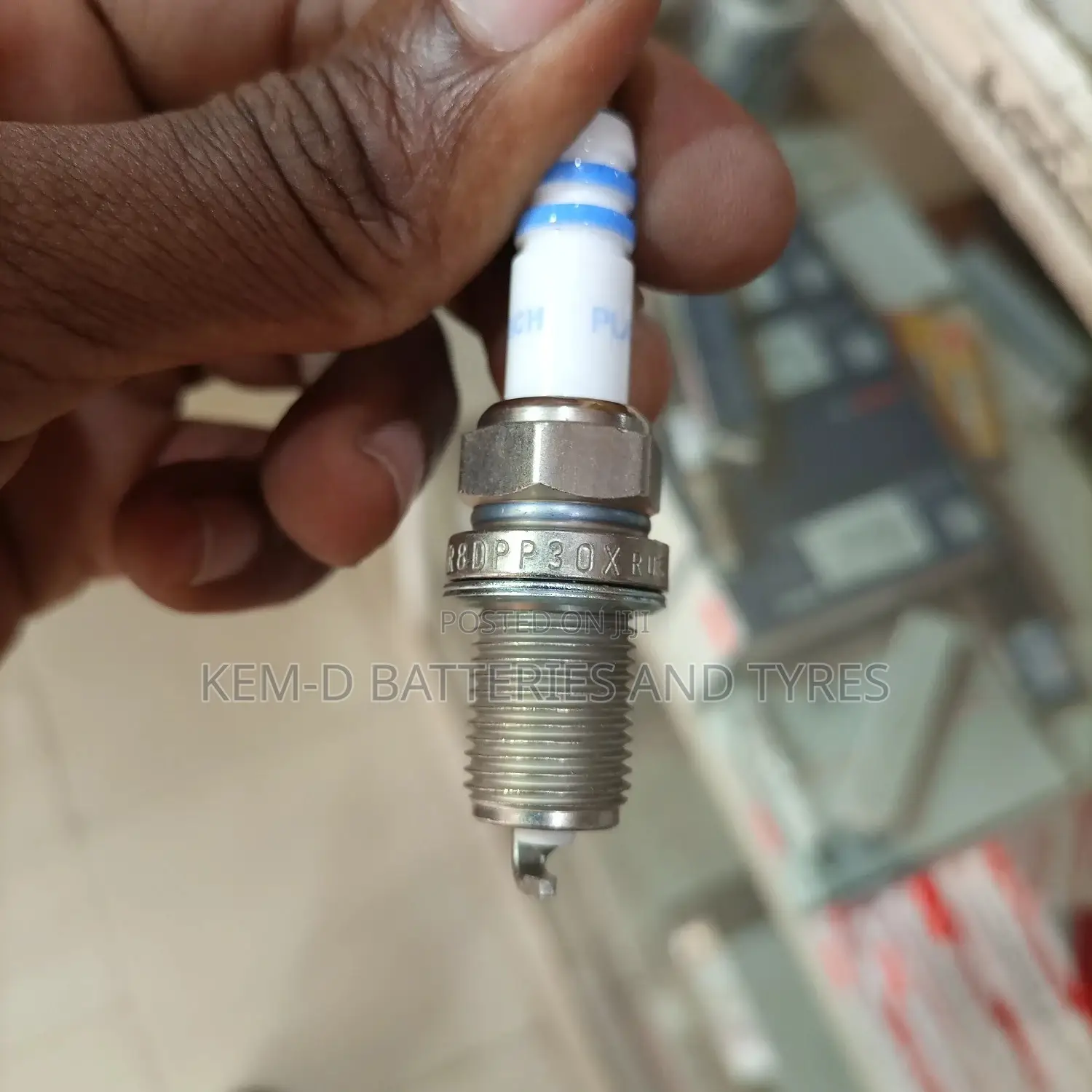 Bosch 6702 FR8DPP30X Platinum Spark Plug