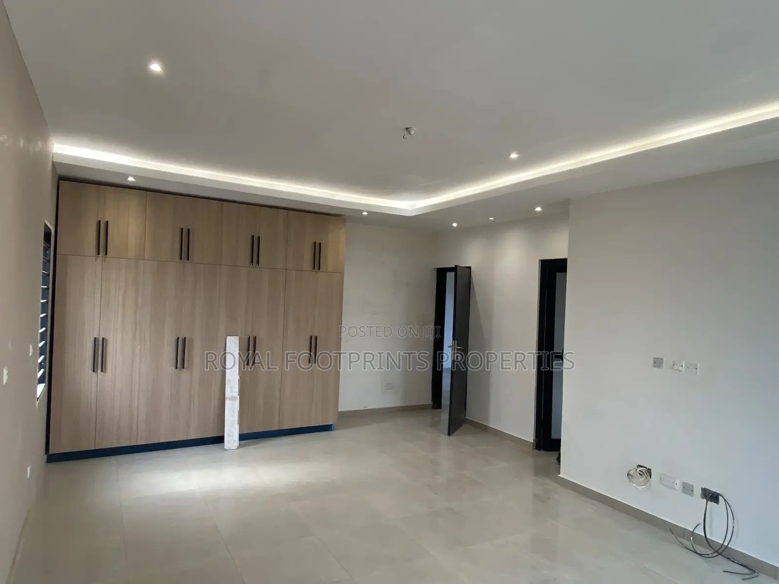 4bdrm House in Lake Side Estate for sale