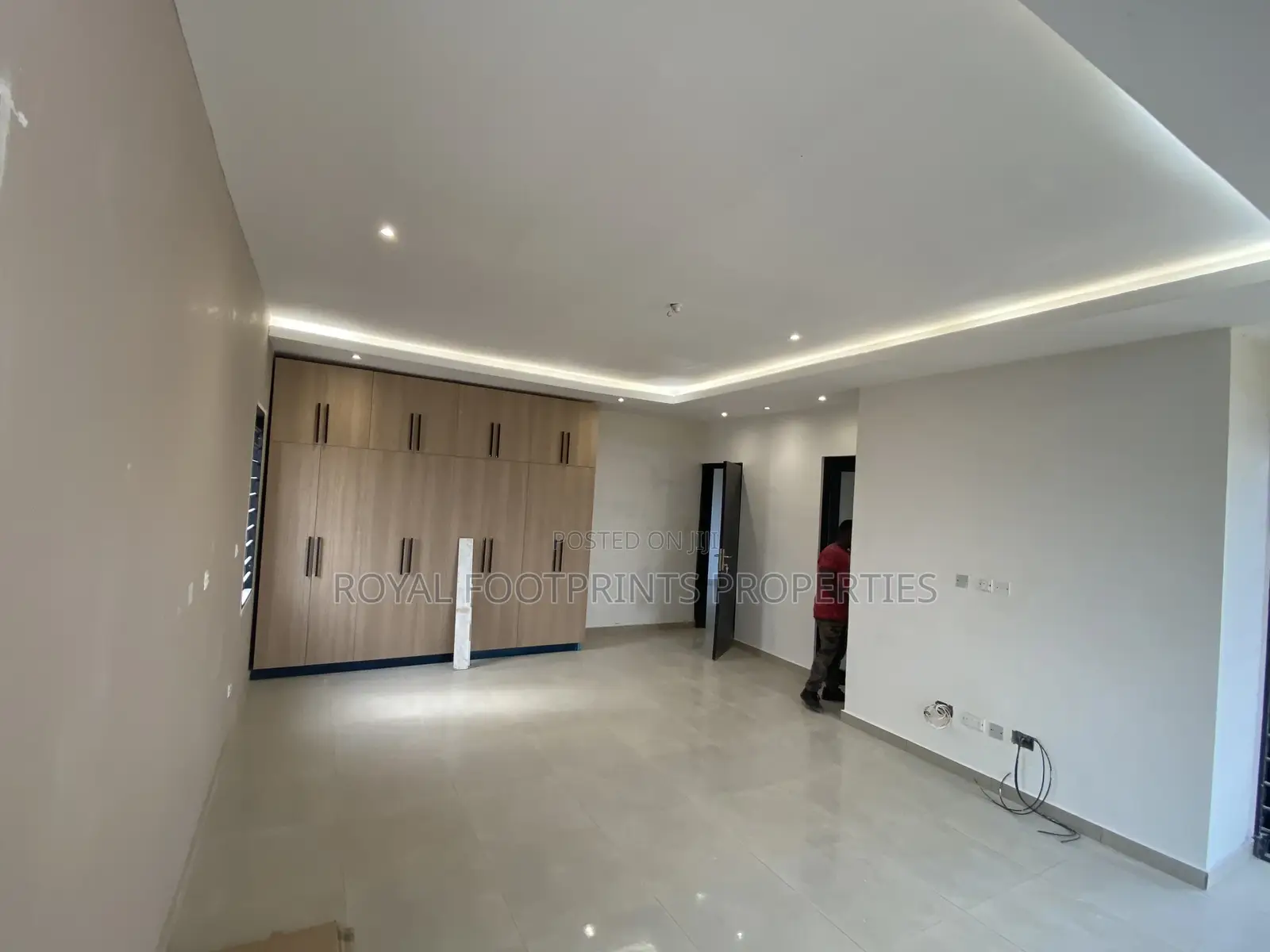 4bdrm House in Lake Side Estate for sale