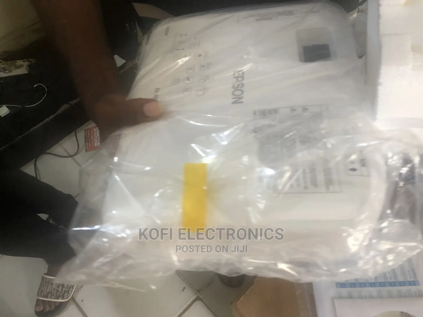 New Epson EB-E01 XGA Projector Brightness: 3300lm With HDMI