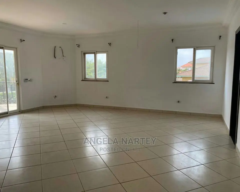 6bdrm Mansion in Angies Properties, Accra Metropolitan for sale