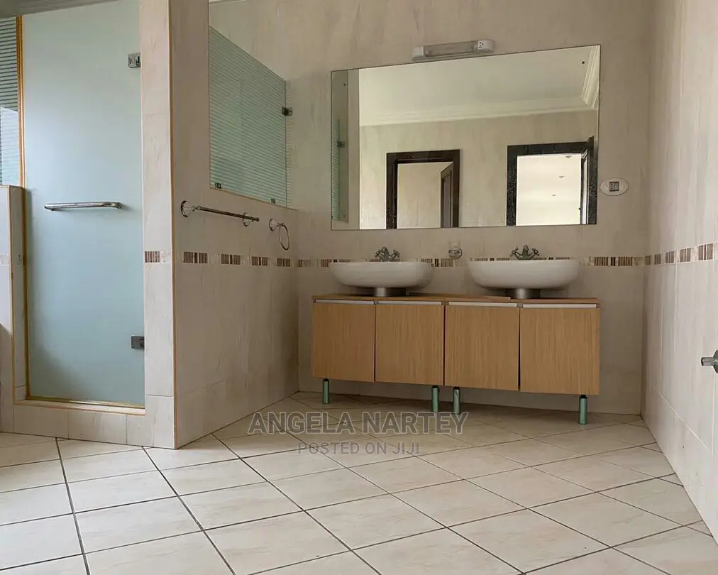 6bdrm Mansion in Angies Properties, Accra Metropolitan for sale