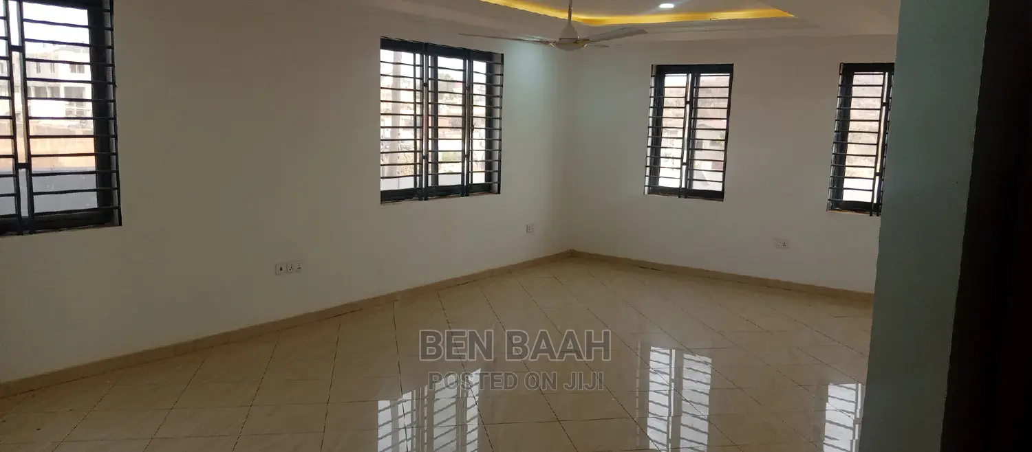 4bdrm Duplex in Ben Properties, Ga East Municipal for rent