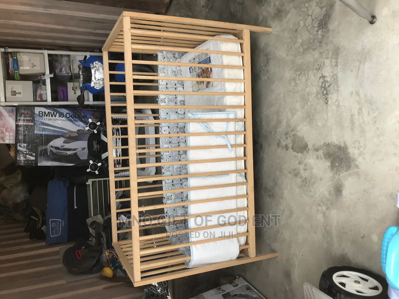 Adjustable Baby’S Wooden Cot From U.S.