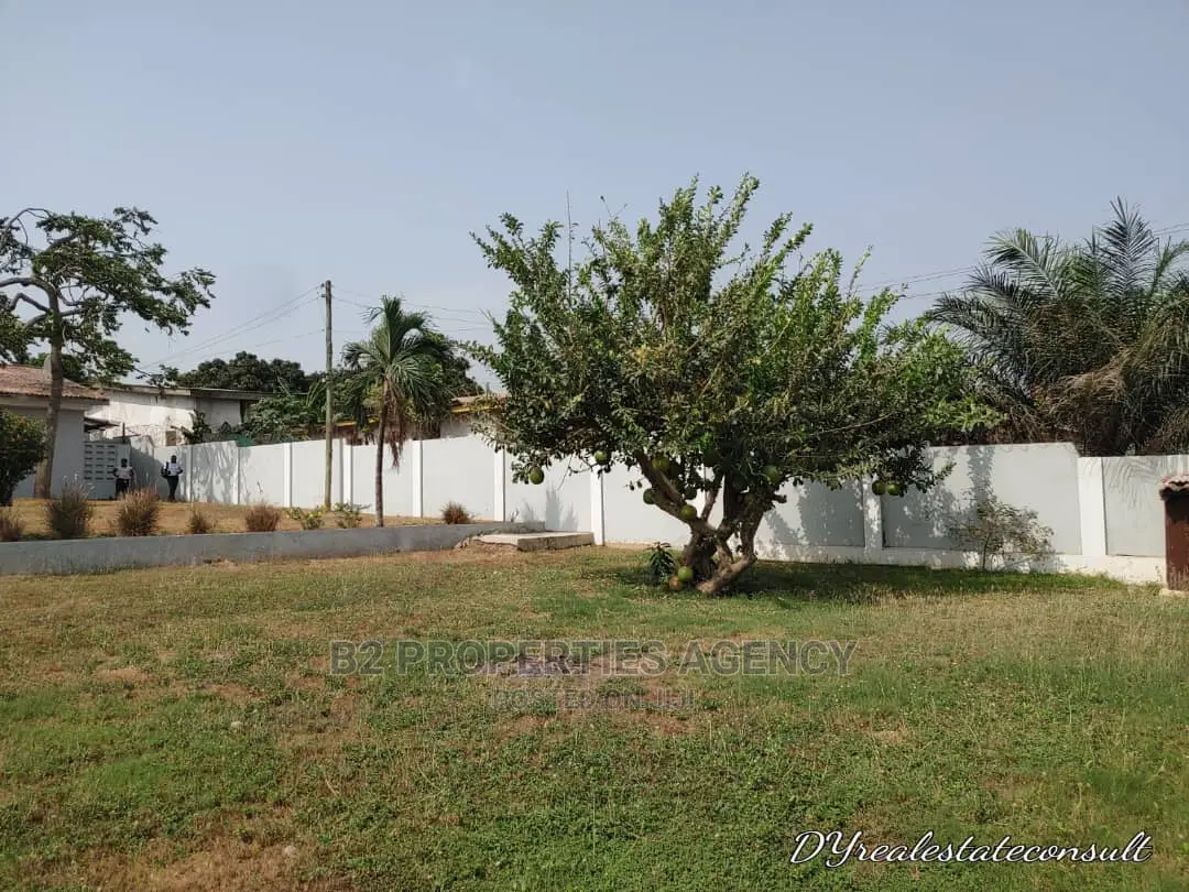 16 Bedroom House for Sale