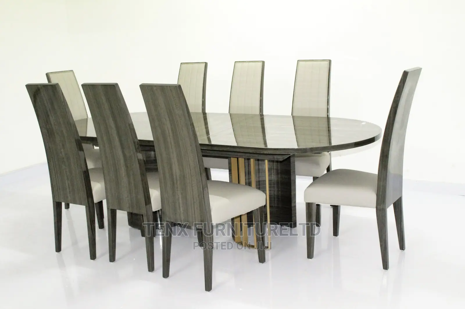 Dinning Set 8 Seater()