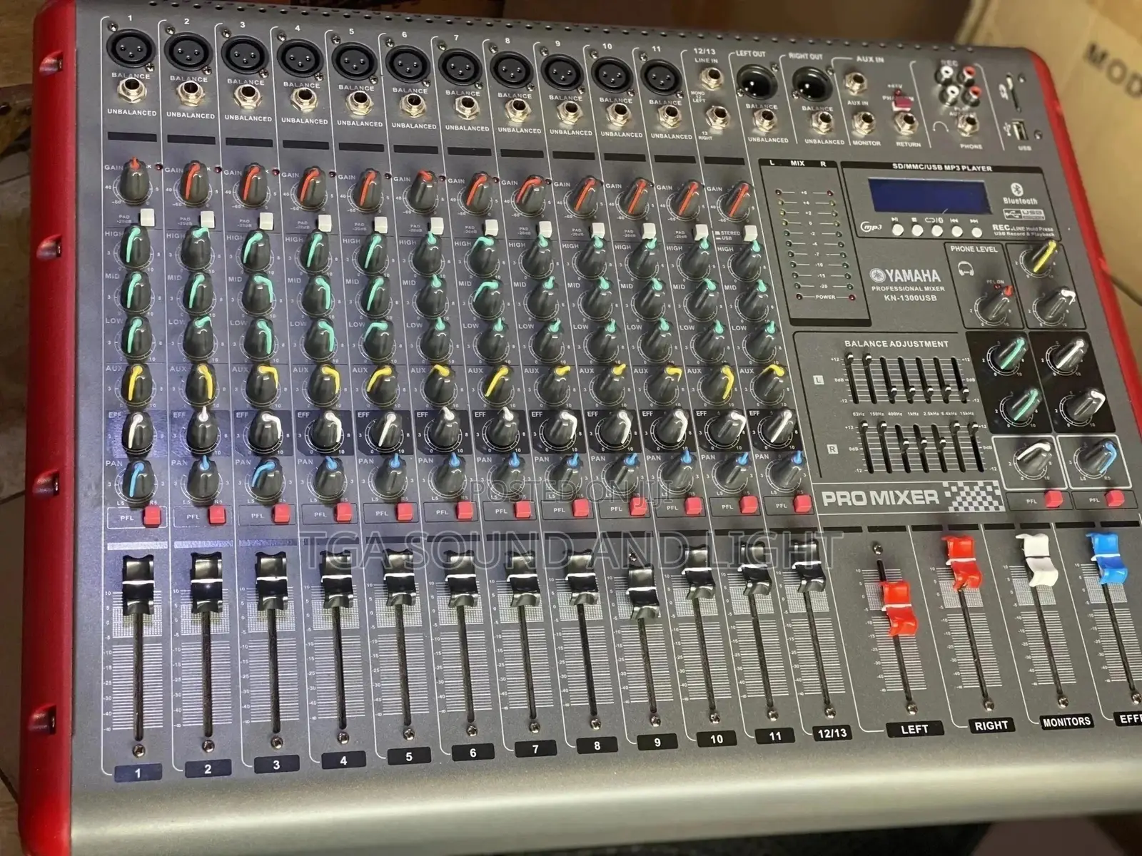 Yamaha KN-1300USB 13-channel Mixer