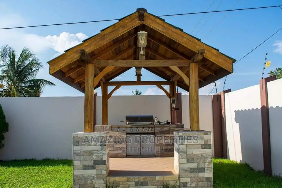5bdrm House in Tema Community for Sale