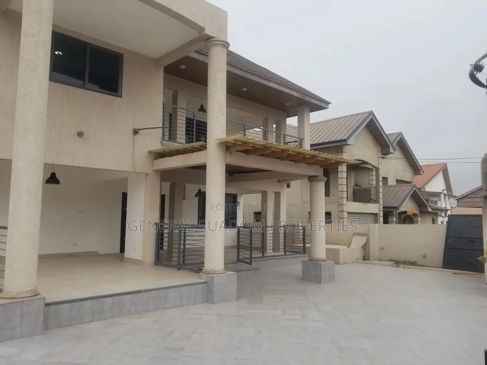 3bdrm Apartment in Suadom Properties, Baatsona Total for rent
