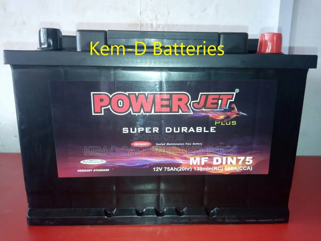 15 Plates Car Battery