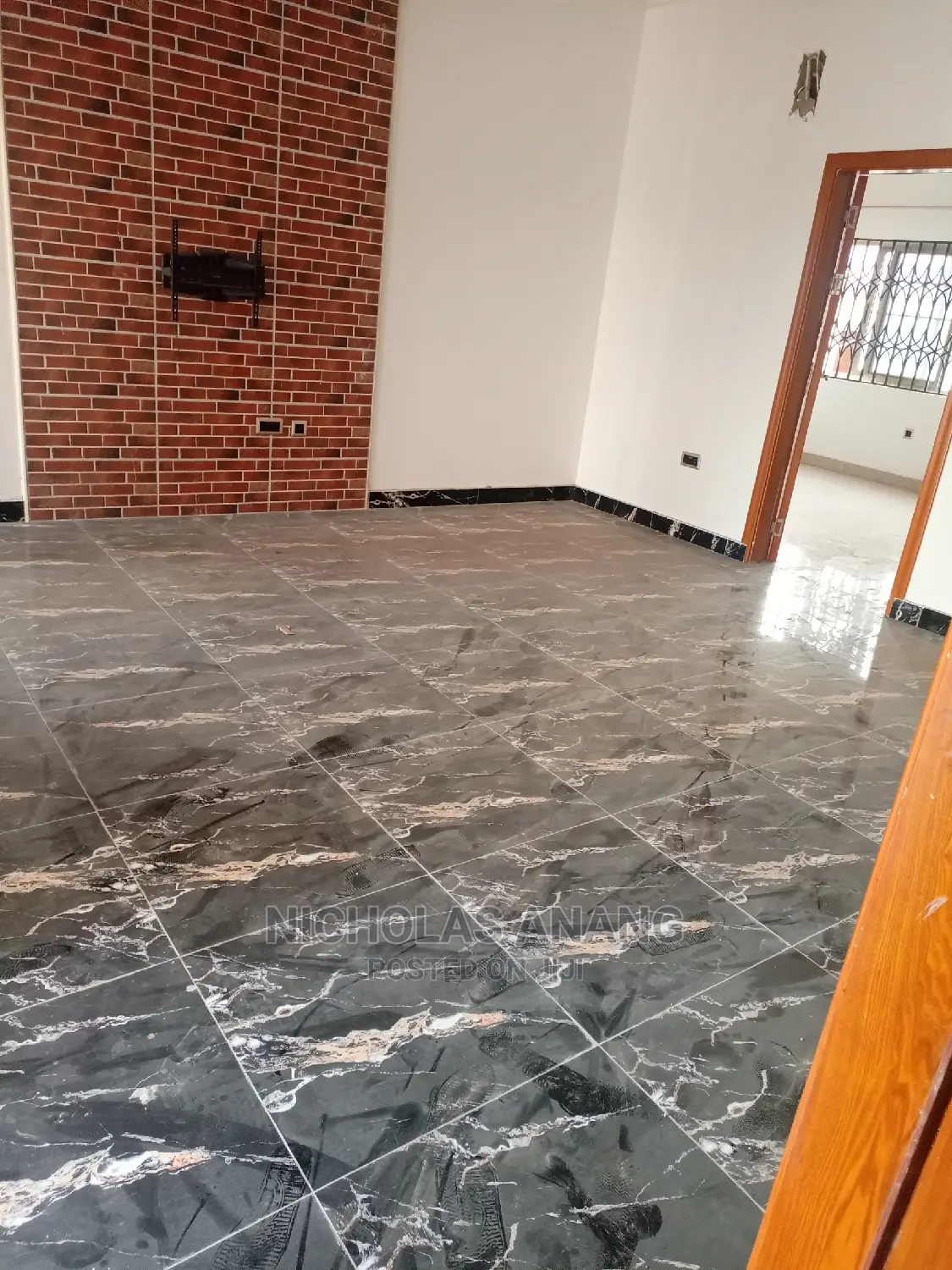 2bdrm Apartment in The Dorns, New Town for rent