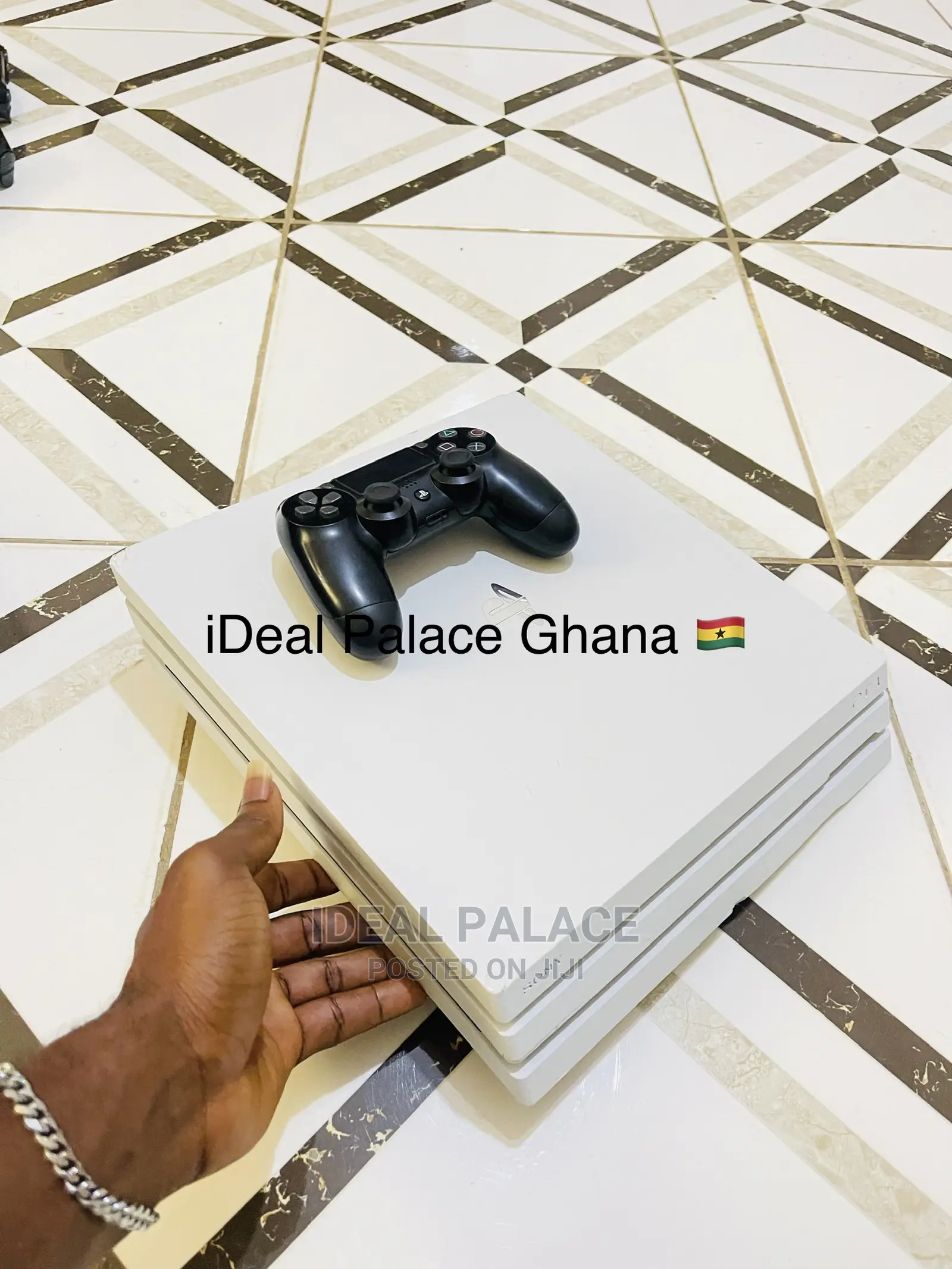 Playstation 4 Pro Limited White Edition