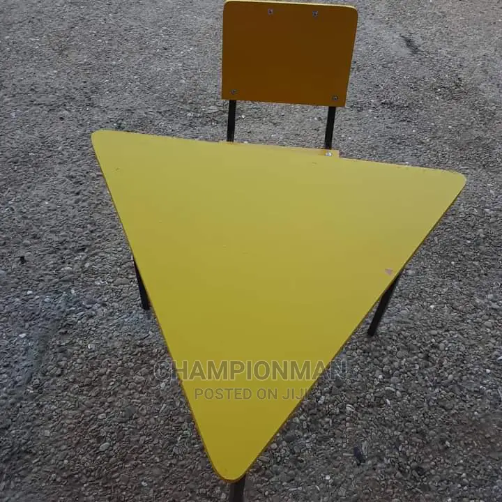 Kids Table and Chairs
