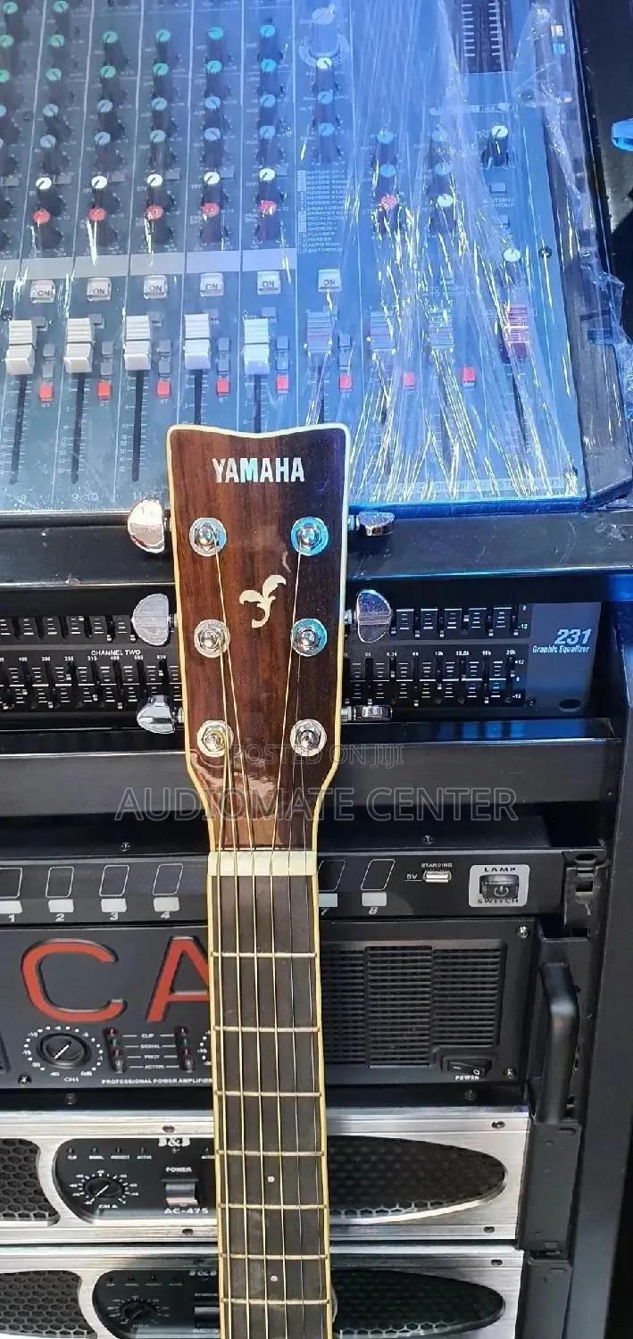 Yamaha Acostic Guiter
