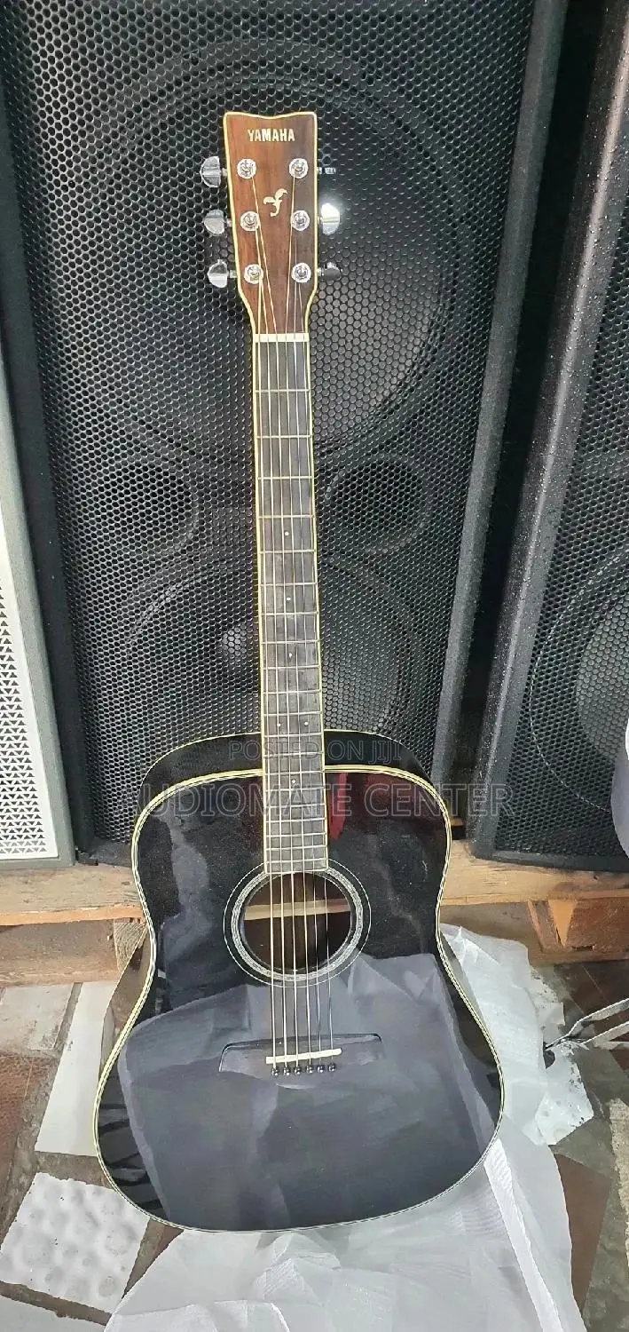 Yamaha Acostic Guiter
