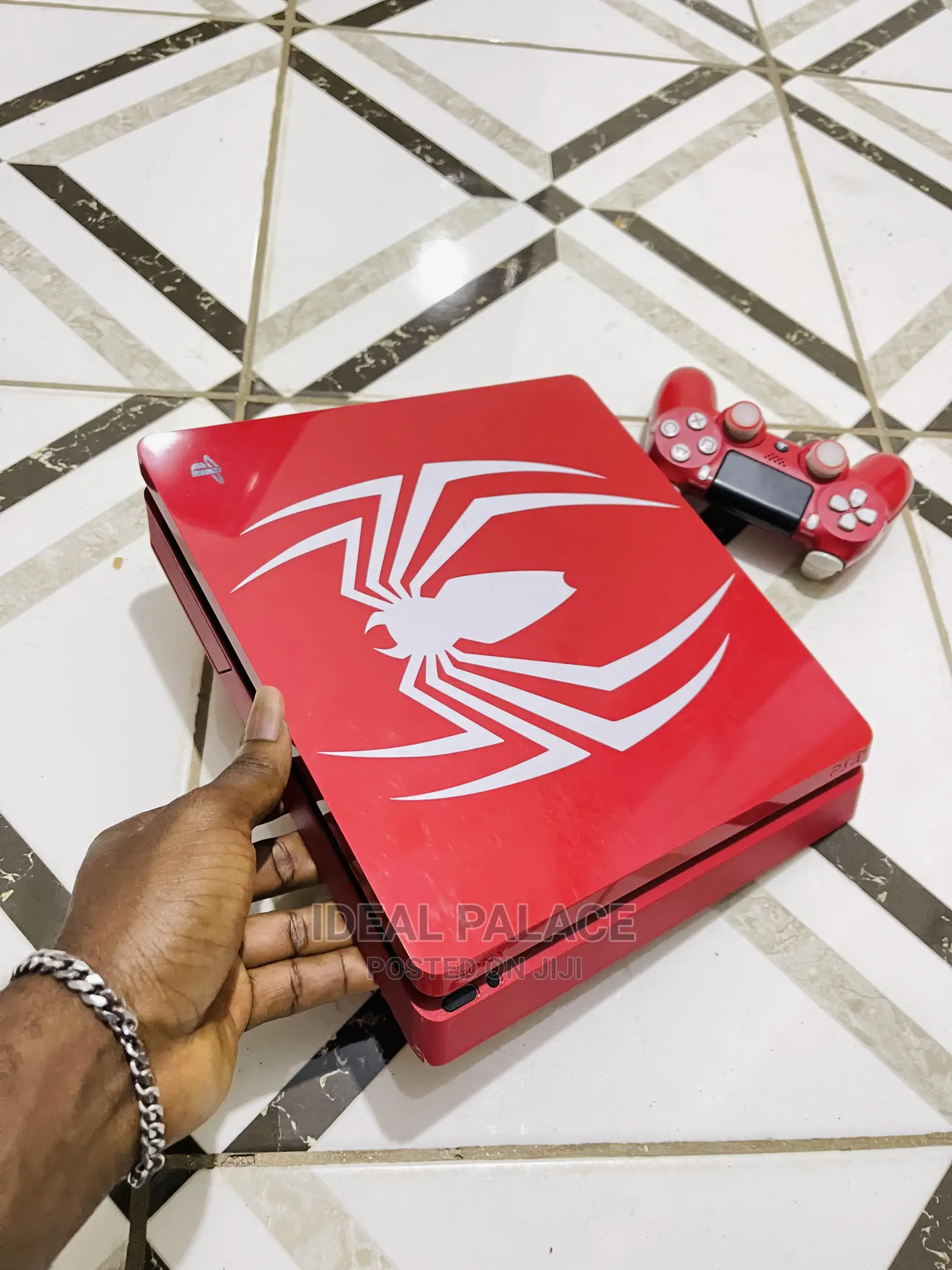 Playstation 4 Slim Limited Spider-Man Edition