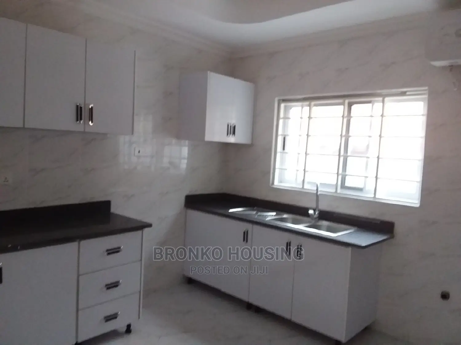 3bdrm House in Bronko Housing, Spintex for sale