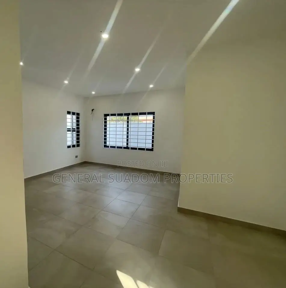 3bdrm House in Suadom Properties, Baatsona Total for sale