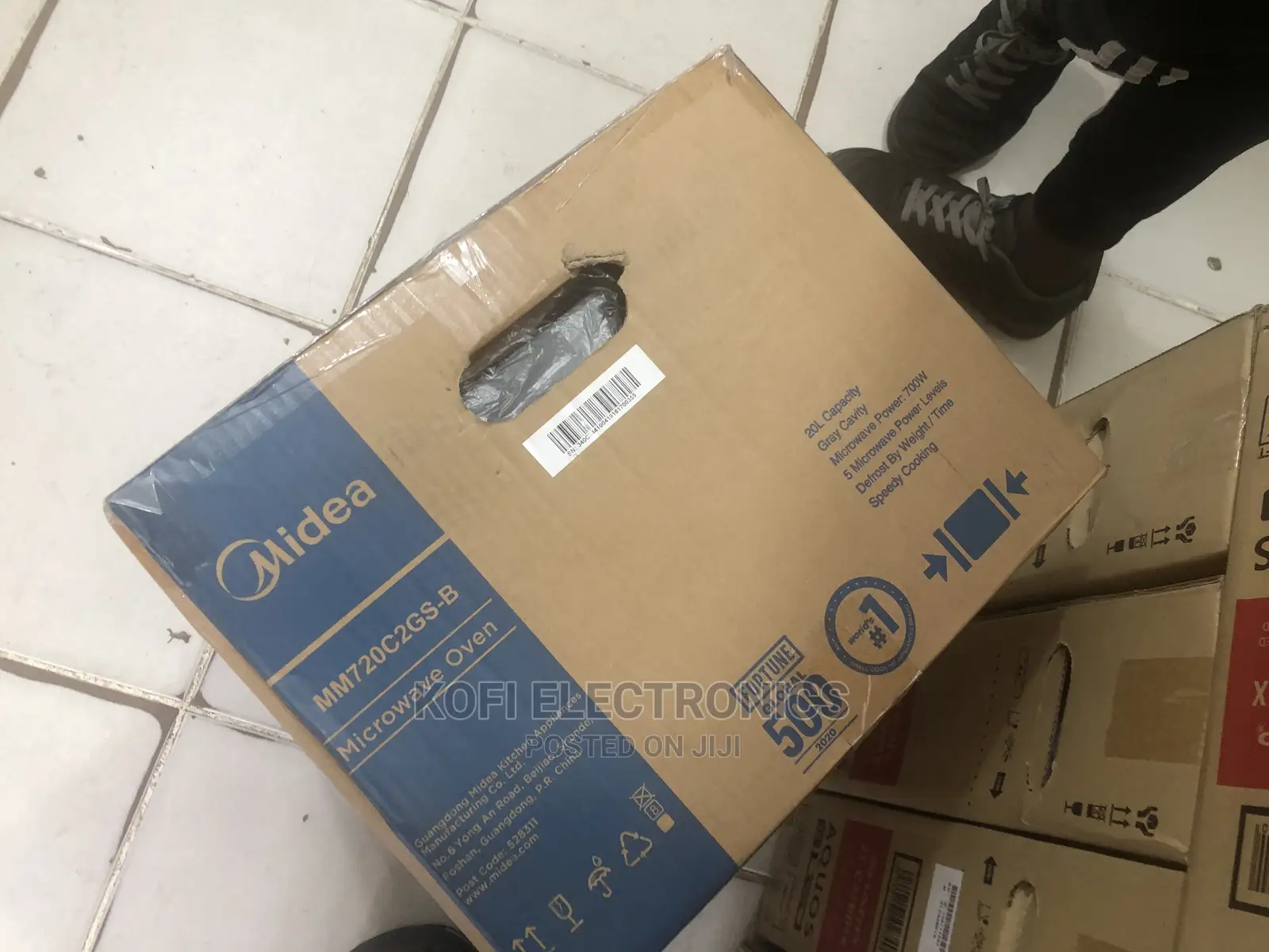 700w Midea 20 Ltrs Solo Microwave (MM720C2GS-B)