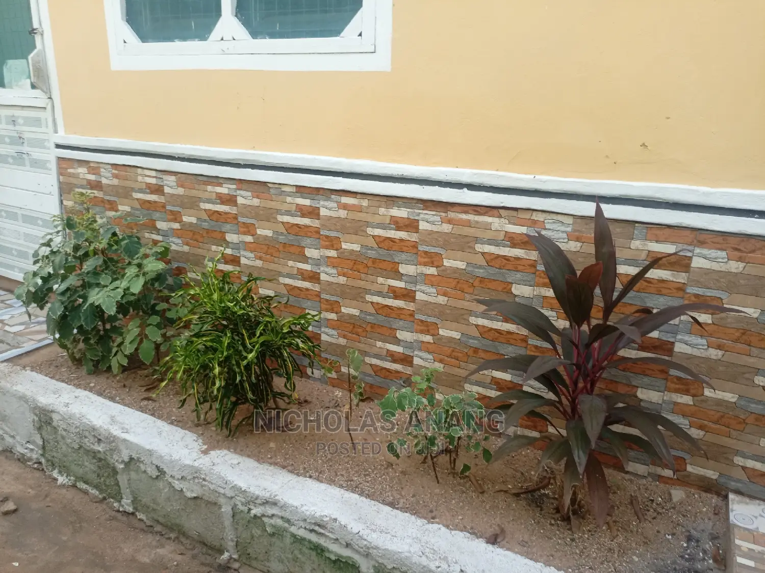 1bdrm House in The Dorns Properties, New Town for rent