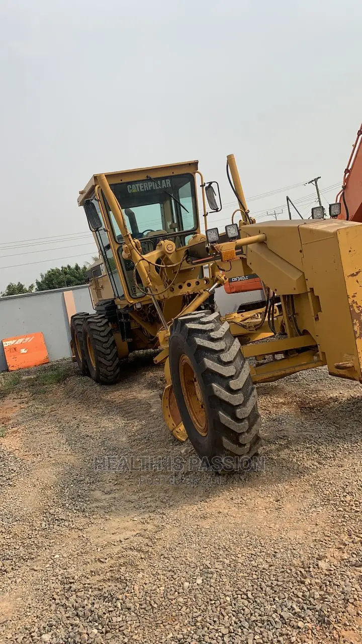 CAT 140 Grader,