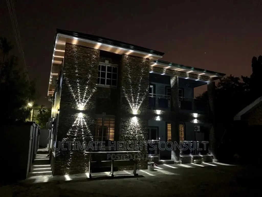 10bdrm Mansion in Anaji, Takoradi for Sale
