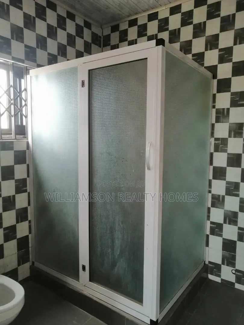 4bdrm Mansion in Community 18, Spintex for sale