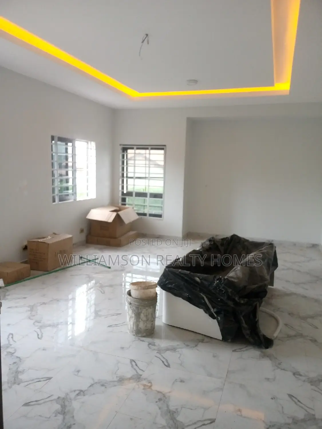 4bdrm Mansion in Community 18, Spintex for sale