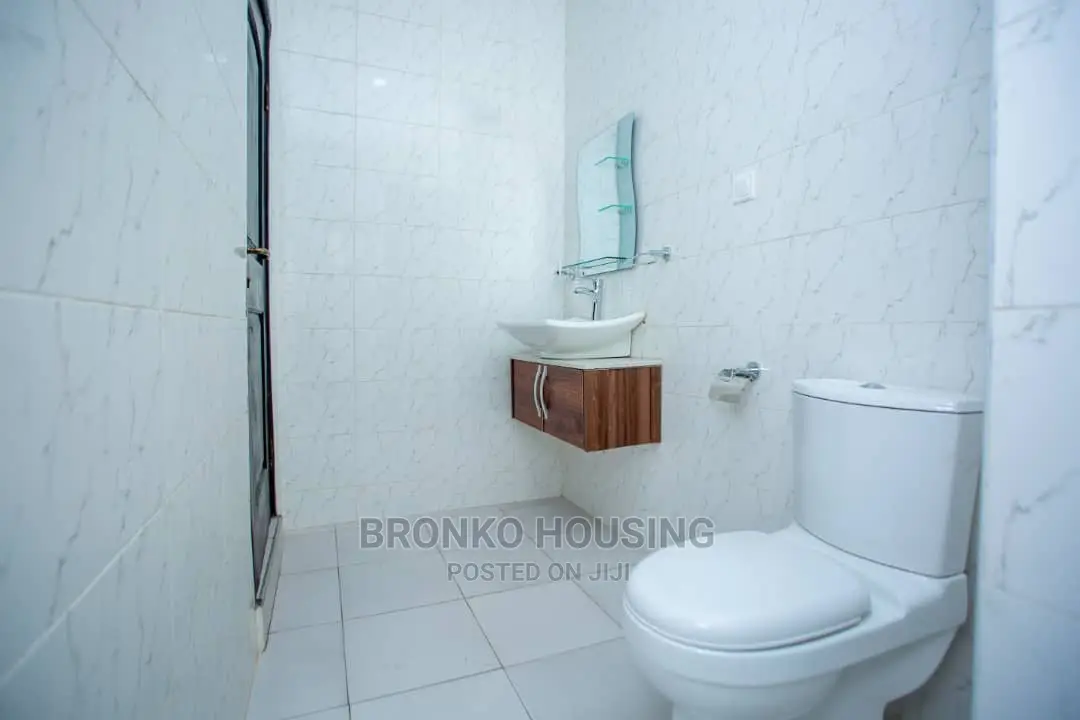 3bdrm House in Bronko Housing, Lake Side Estate for rent