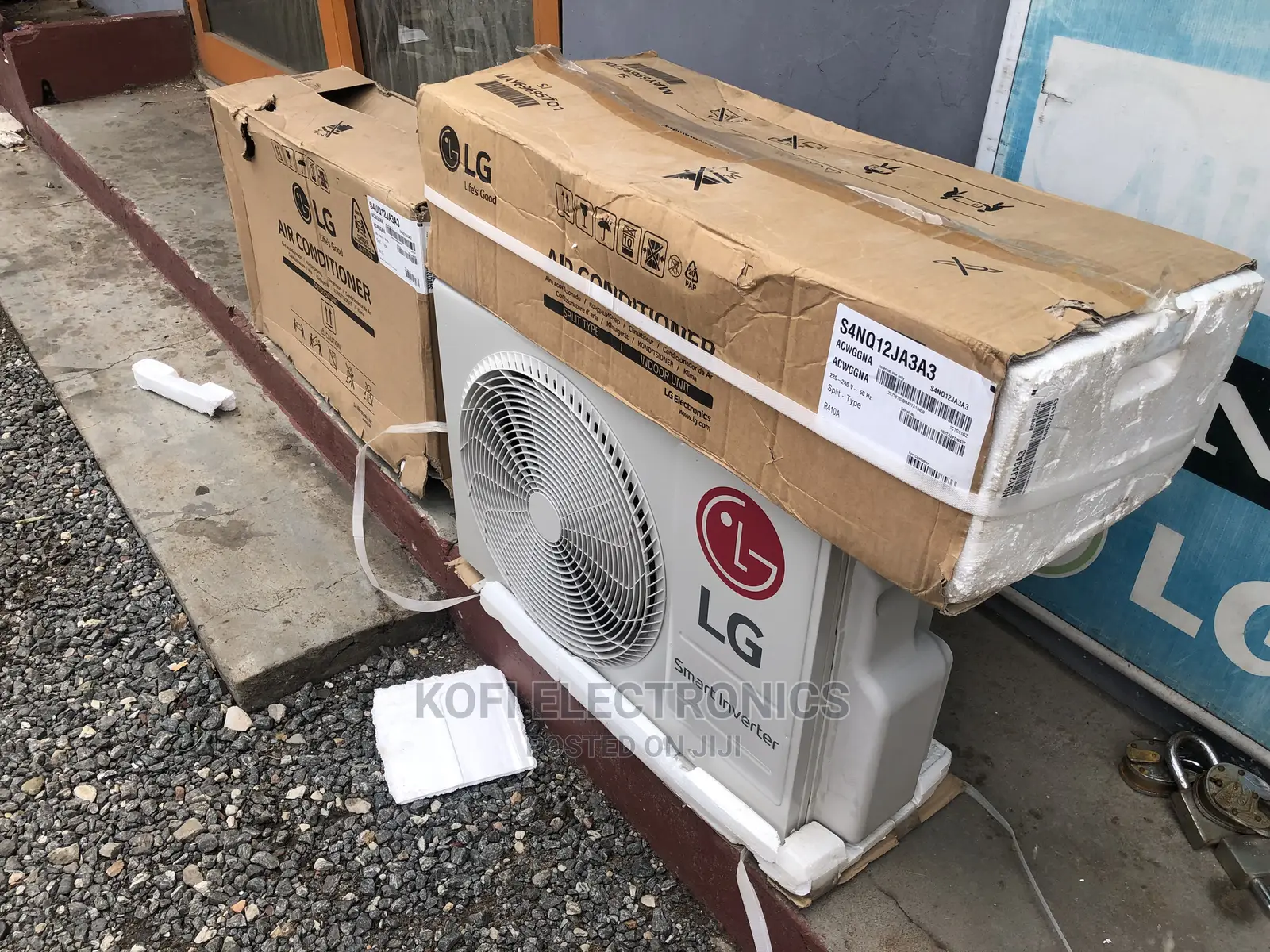 //LG Smart Inverter 1.5hp //Spit Type AC