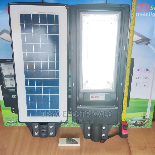 600W LED Solar Street Light With Remote- Black