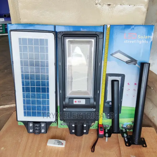 600W LED Solar Street Light With Remote- Black