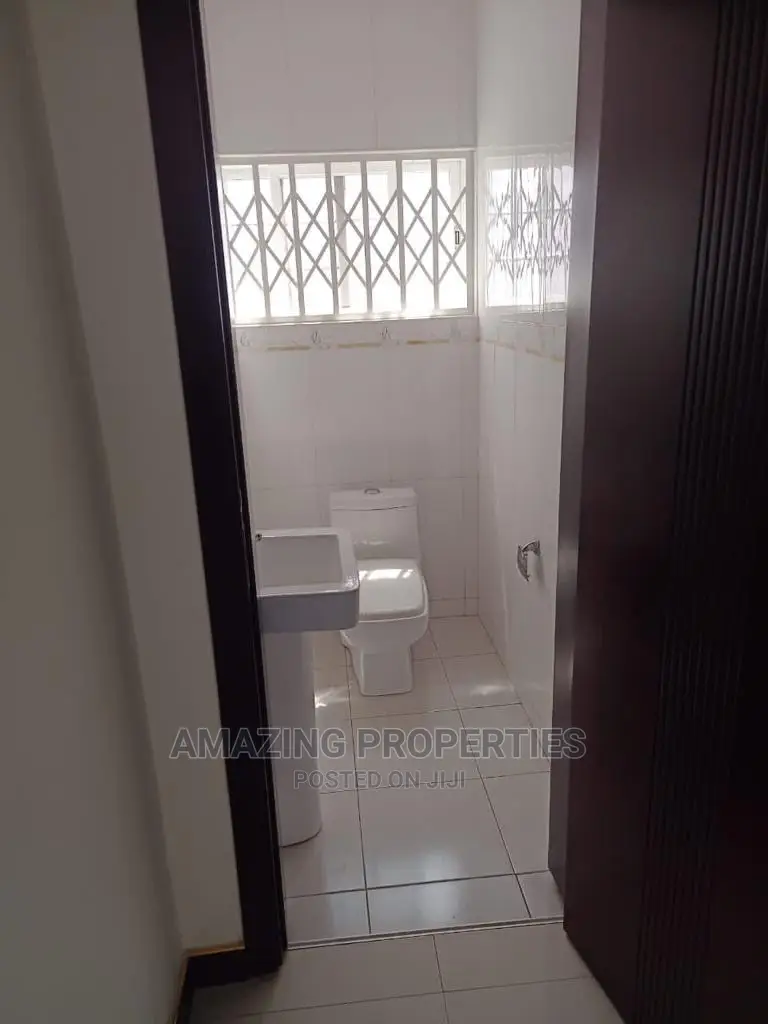 4bdrm House in Cantonments for Sale