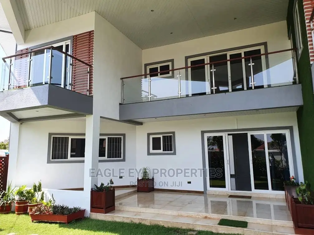 5bdrm House in Airport Hills for sale