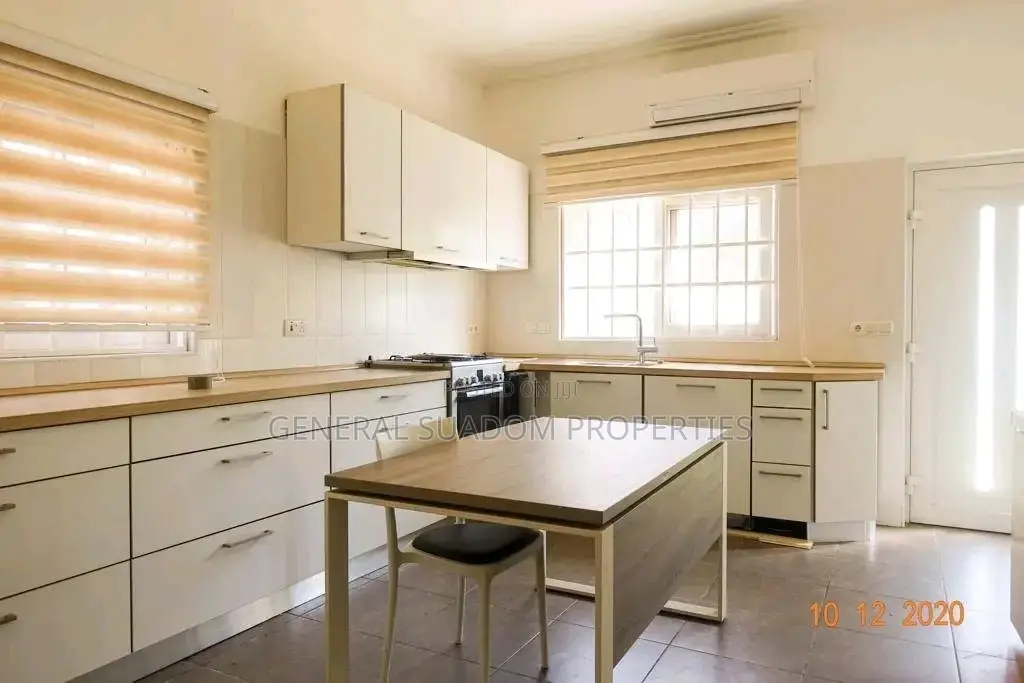 4bdrm Bungalow in Suadom Properties, Labone Junction for Rent