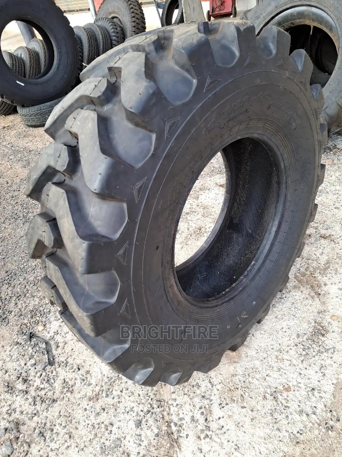 12.5/80-18 Backhole Tire