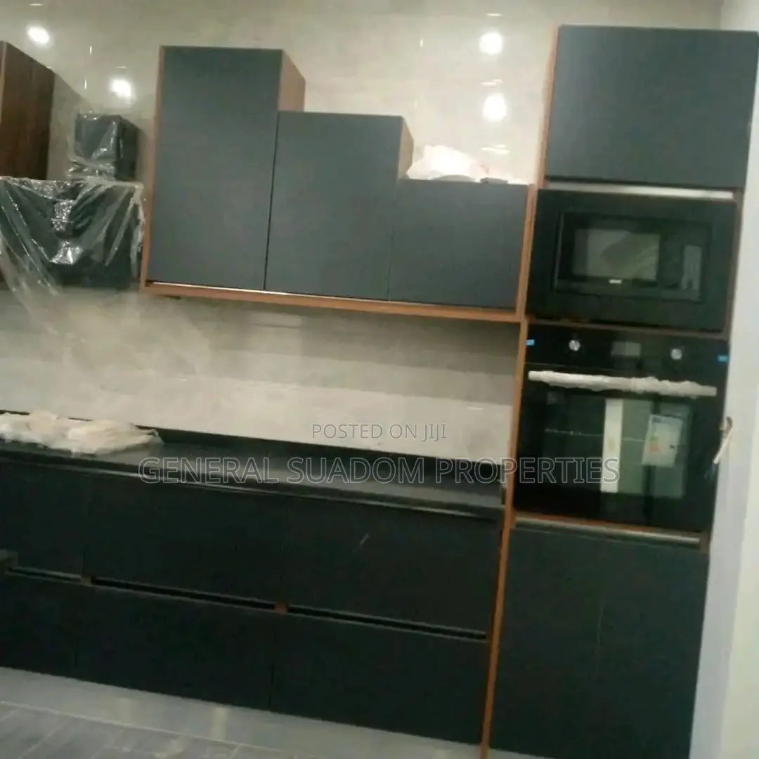 4bdrm Duplex in Suadom Properties, Airport Residential Area for rent