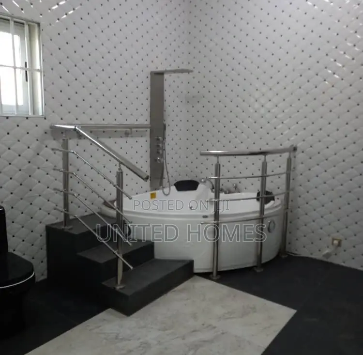 2bdrm Apartment in Labone for Sale