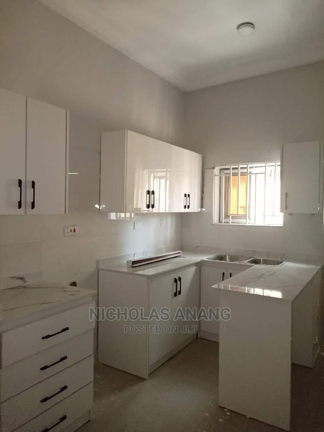 2bdrm Apartment in The Dorns Properties, New Town for rent