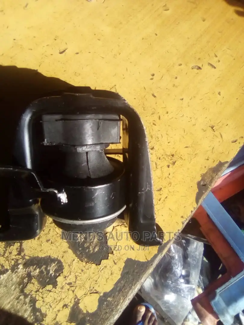 Toyota Corolla Toyota Matrix Engine Seat Mount
