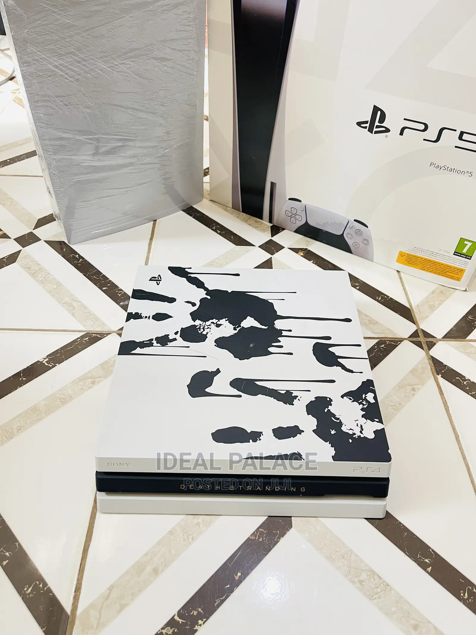 PS4 PRO 1TB Limited White and Black Edition