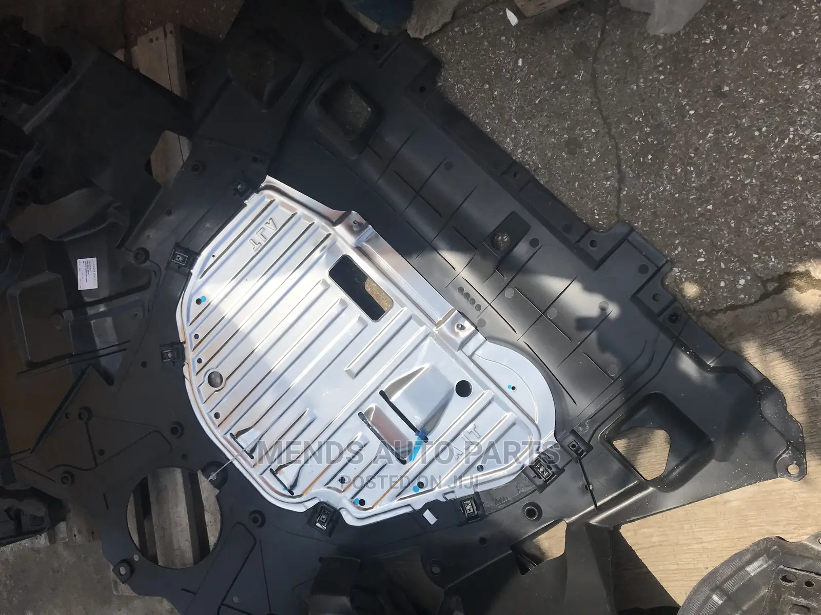Honda CR-V Engine Pannel Cover Original