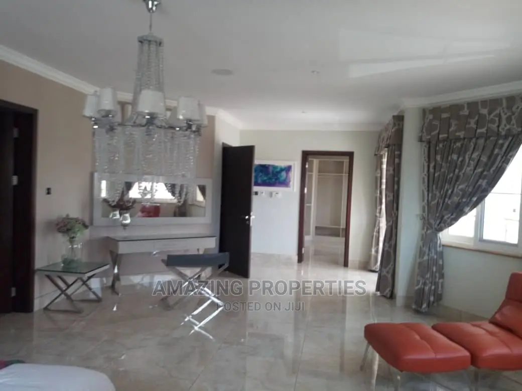 5bdrm House in @ Airport Hills
For for sale