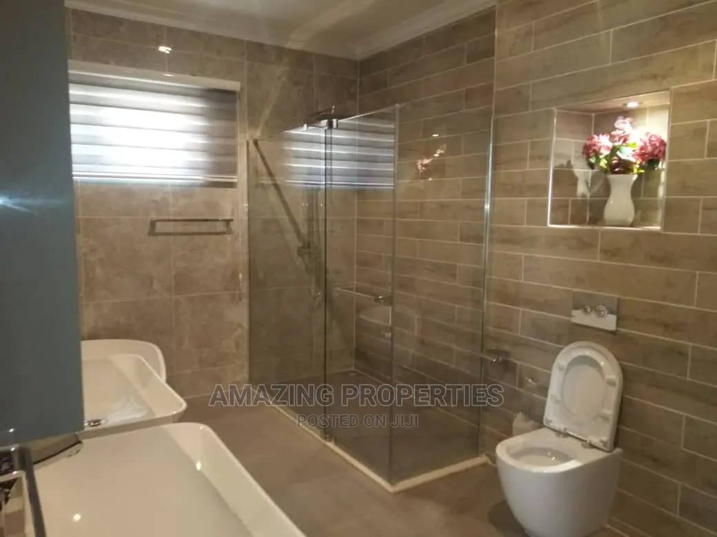 5bdrm House in @ Airport Hills
For for sale