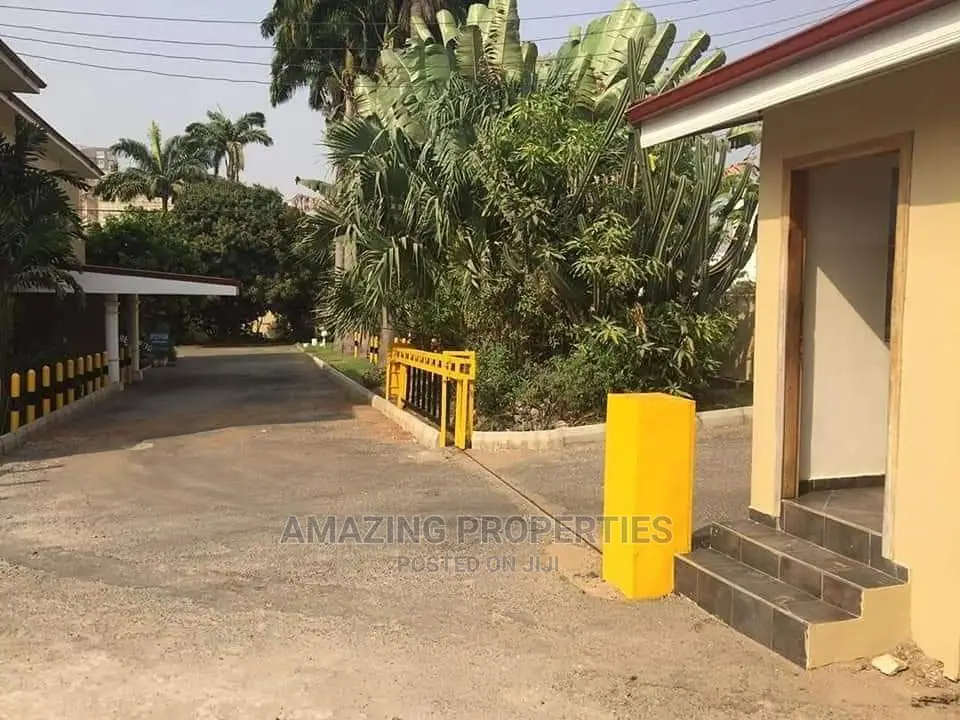 10bdrm House in Airport Residential for Sale