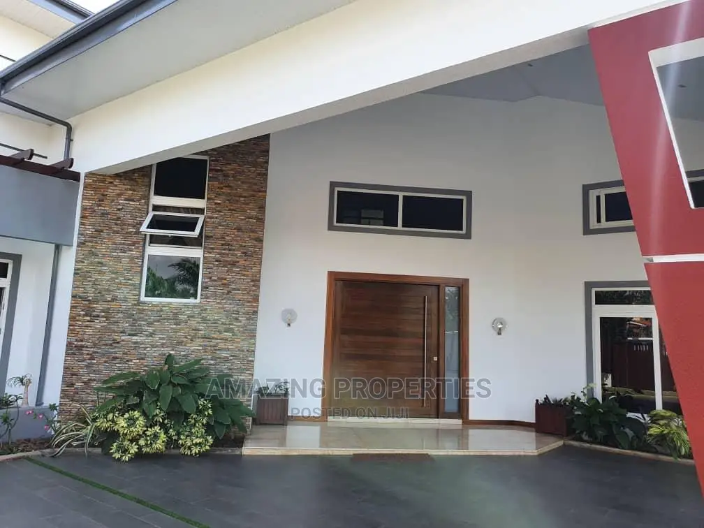 5bdrm House in Airport Hills for Sale
