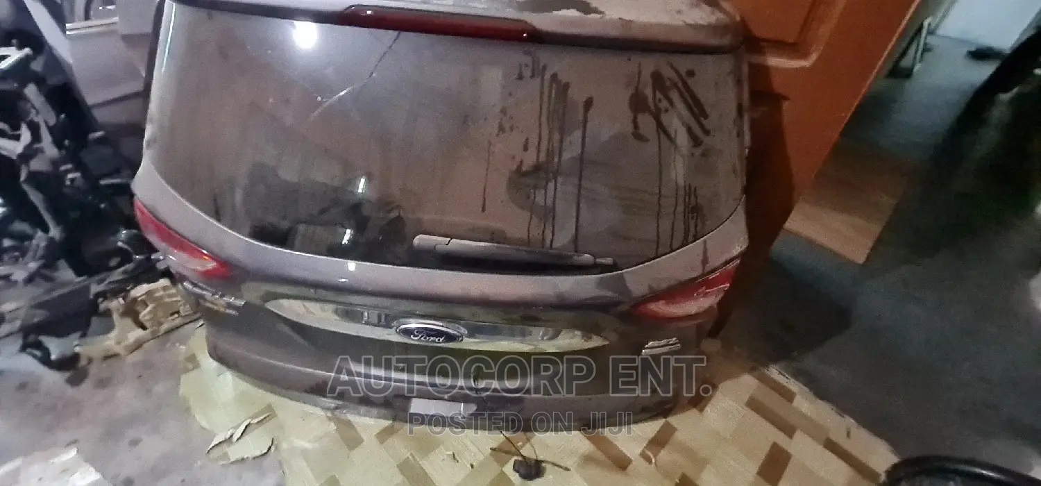 2013 - 2016 
Ford Escape 
Tailgate